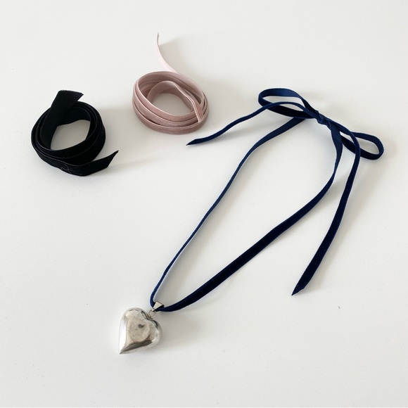 Vintage Sterling Silver Puffy Heart Pendant with Velvet Ribbons - Picture 2 of 11